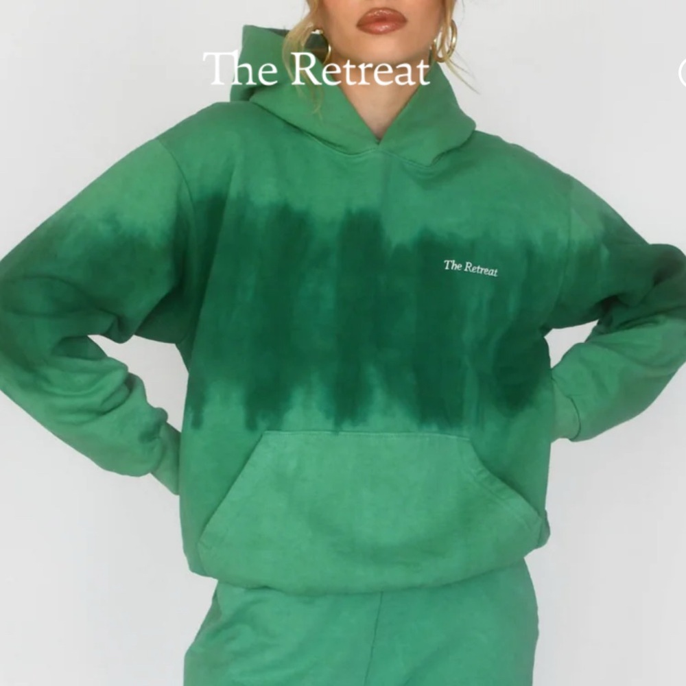 NWT The Retreat Fresh Greens Sweatshirt Size Large